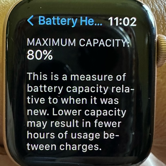 Series 5 Apple Watch 40mm GPS + Cellular - Picture 13 of 14